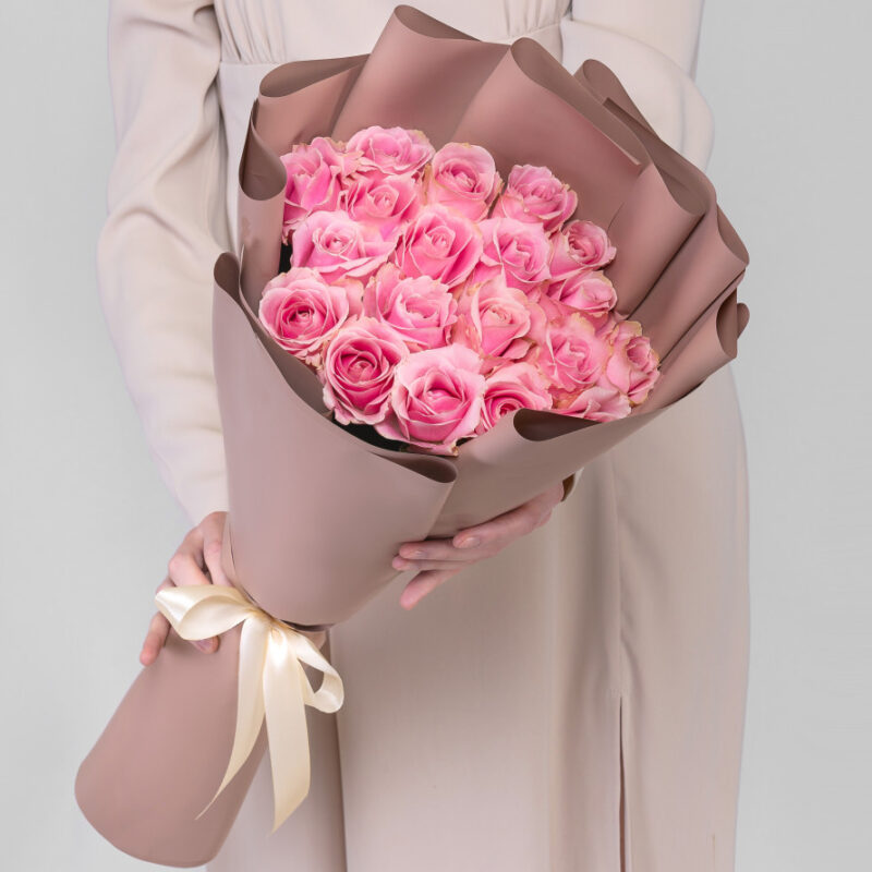 19 Розовых Роз (60 см.)