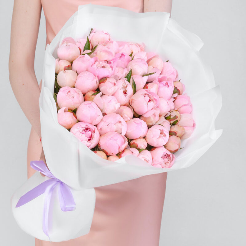 45 Розовых Пионов