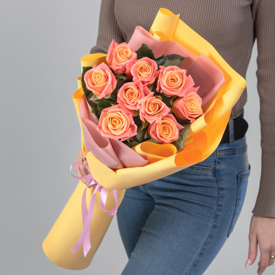 9 Коралловых Роз (70 см.)
