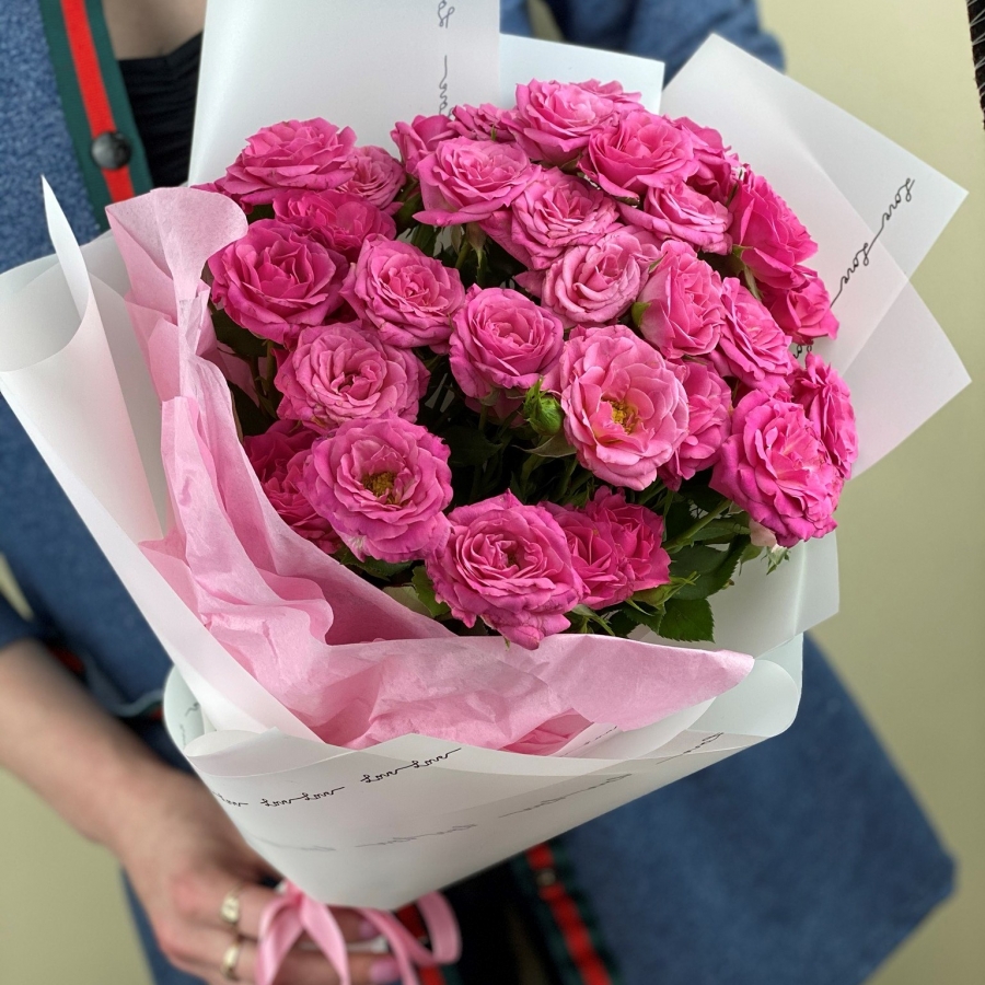 7 Кустовых Малиновых Роз (50 см.)